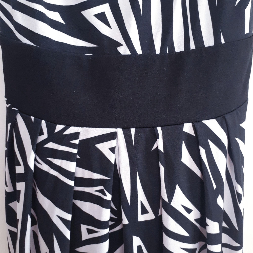 Dress - Picture 3 of 5